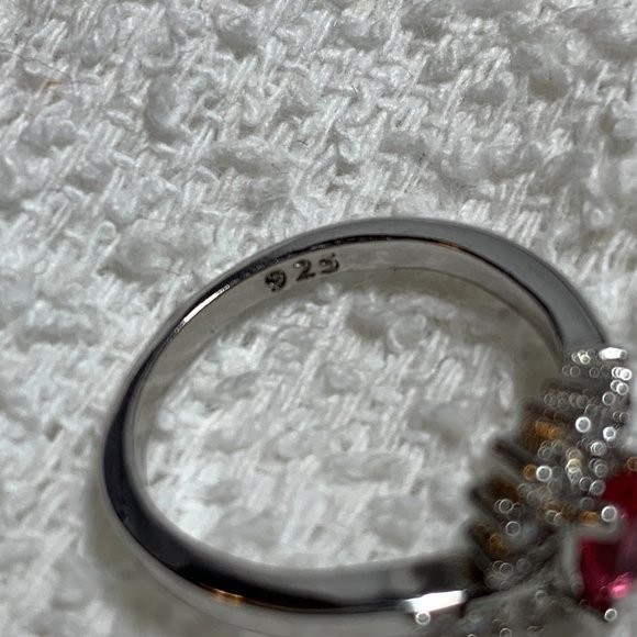 Vintage .925 Sterling Ring with Ruby & CZ Stones. Size 6-3/4. Preowned. (527) - Picture 4 of 7